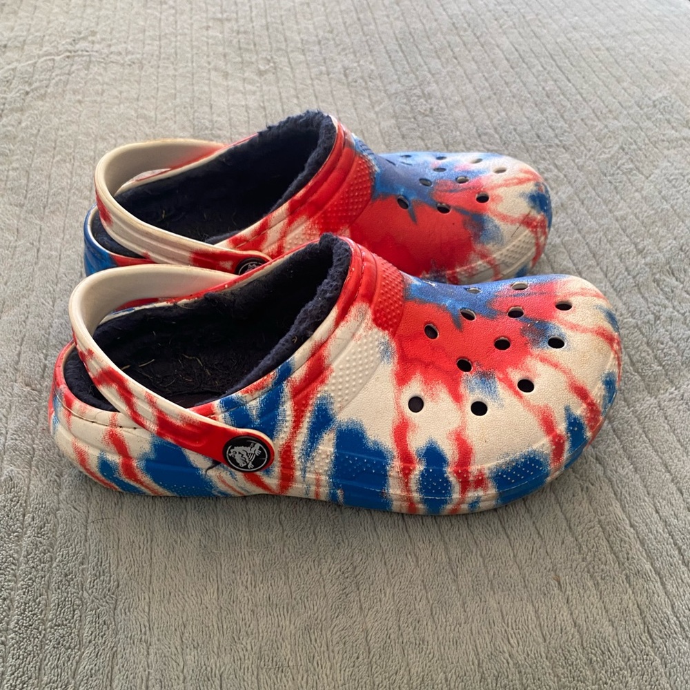 Kids Crocs Classic Fur Lined Tie Dye Red White Blue Size C13 Shoe